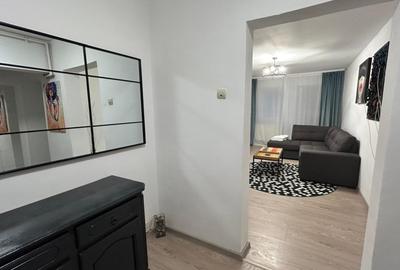Apartament cu 3 camere decomandat, mobilat în Poarta 6 - 12