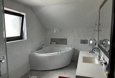 Casă cu 6 camere cu Teren 1000 Mp în Central - 5