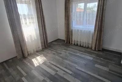 Casa noua in sat Tabarasti 10km de Buzau teren 550mp toate utilitatile Pret: 60.000 - 4