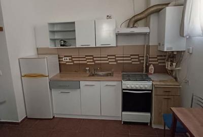 Inchiriez apartament 2 camere - 1