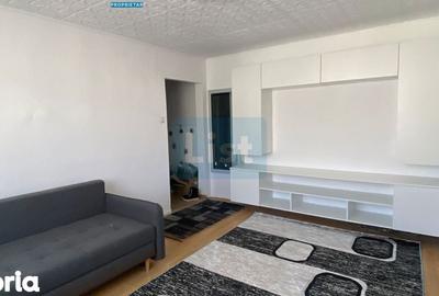 Apartament cu 2 camere nedecomandat în Traian