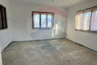 Casa / Vila cu 3 camere de vanzare - 11