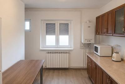 Apartament cu 2 camere decomandat, mobilat în Dacia
