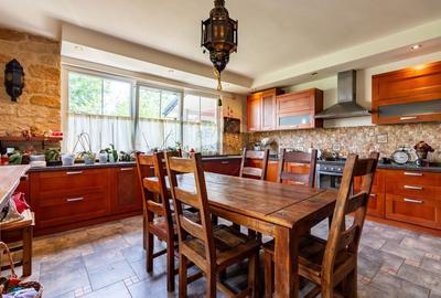 Vila 8 camere si 1.000 mp de teren in Corbeanca - 3