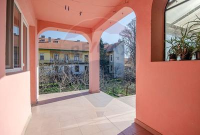 Casa individuala spatioasa cu potential in zona Lunei - 14