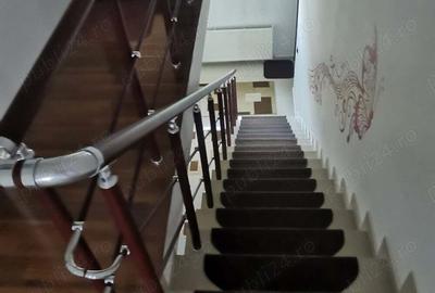 Casa cu etaj spatioasa in Vanatori - 1