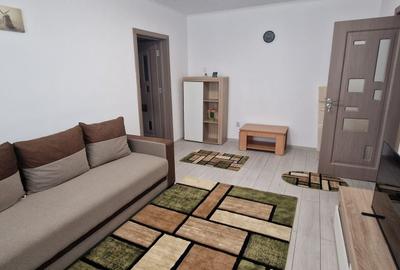 Apartament cu 2 camere semidecomandat, mobilat în City Park Mall