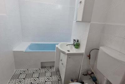 Apartament cu 2 camere decomandat în Calea București