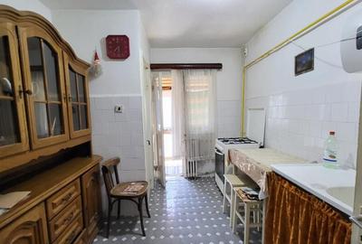 Apartament cu 3 camere decomandat în 9 Mai - 4