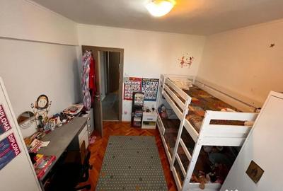 Apartament cu 3 camere semidecomandat în Ștefan cel Mare - 1