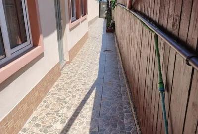 Casă cu 3 camere cu Teren 143 Mp în Central - 9