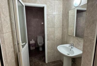 Spațiu comercial, de 80 mp, în Apărătorii Patriei