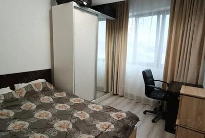 Apartament cu 3 camere semidecomandat în Central - 1