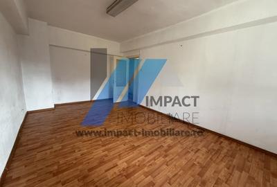 3decomandate,nemobilate si neutilate complet, ultracentral,Calea Bucuresti-Piata 3decomandate,nemobilate si neutilate complet, ultracentral,Calea Bucuresti-Piata - 3