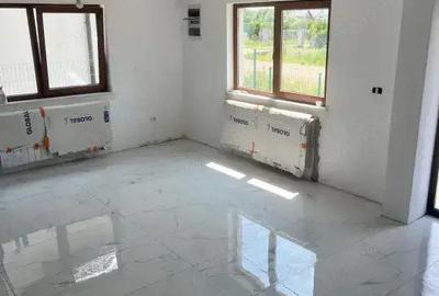 Casă cu 4 camere cu Teren 600 Mp în Rădăuți