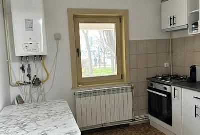Apartament cu 4 camere decomandat în Central - 2