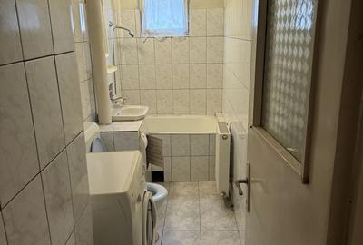 Apartament cu 2 camere nedecomandat în 7 Noiembrie - 7