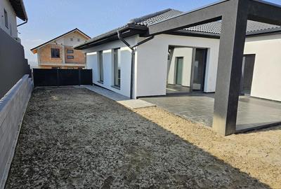 Casă cu Teren 390 Mp în Șura Mare