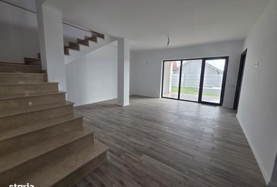 Casă cu 4 camere în Domnești - 1