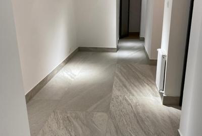 Spatiu comercial / de birouri l in cladire interbelica, - zona Aviatorilor Spatiu comercial / de birouri l in cladire interbelica, - zona Aviatorilor - 2