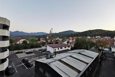Inchiriem Apartament 2 Camere, Mobilat, Open Space, Racadau