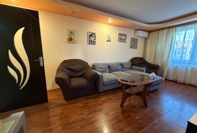 Apartament cu 3 camere semidecomandat în Dristor - 1