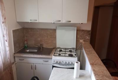 Garsonieră decomandată în Central - 8