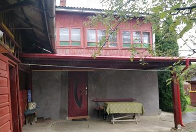 Casă cu 4 camere cu Teren 882 Mp în Cacica - 2