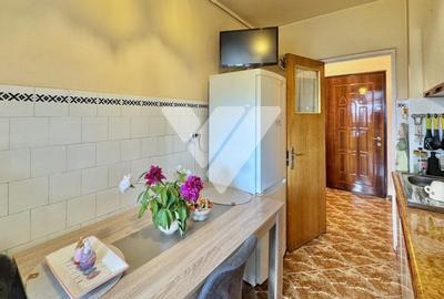 Apartament 3 camere 2 bai decomandat mobilat 65 mp - Aleea Streiu - 3