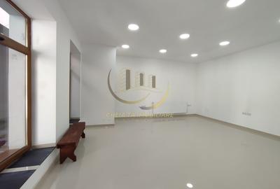 Spațiu comercial, de 87 mp, în Central - 3