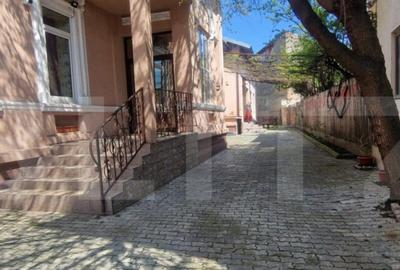 Casa locuibila 4 camere, suprafata utila 250mp, teren util 3 - 1