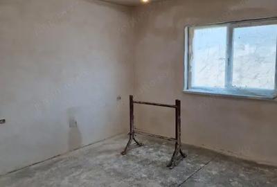 Casă cu Teren 400 Mp în Central - 3