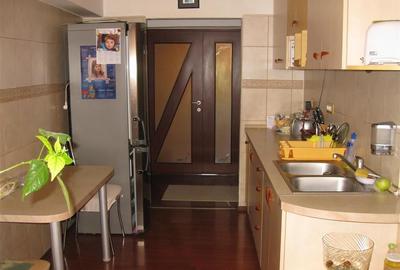 Apartament 3 camere Noua - 2