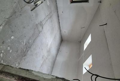 Spațiu comercial, de 280 mp, în Central - 8