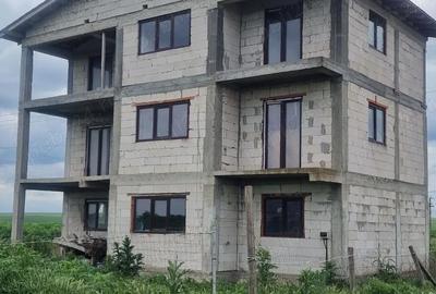 Casă cu 6 camere cu Teren 260 Mp în Mihail Kogălniceanu - 2