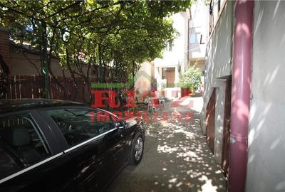 VILA  P+E+M, ideala pentru doua familii, zona Ionascu - 18