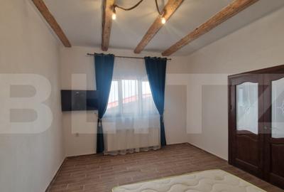 Casa renovata complet Schei, mobilata luminoasa curte indivi - 10