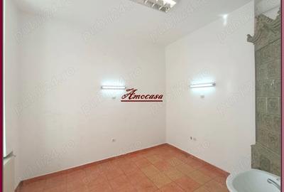 Casă cu 4 camere în Central - 2