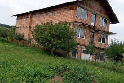 Casă cu 7 camere cu Teren 1398 Mp în Unirii - 4