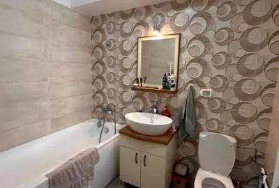 Apartament cu 3 camere decomandat, mobilat în Primo