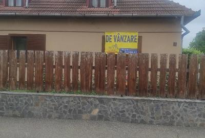 Casă cu 3 camere cu Teren 600 Mp în Central