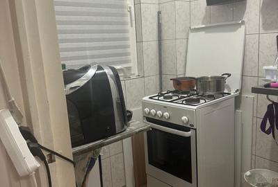 Dristor - garsonieră cu balcon, mobilată, AC, la 5 minute de gura de metrou - 9