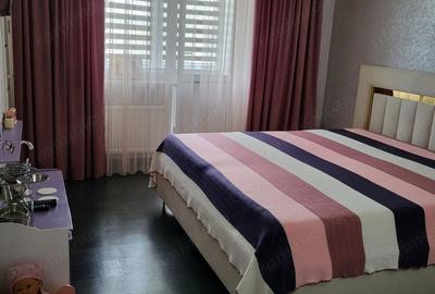 Apartament cu 2 camere decomandat în Tei