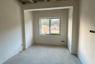 Casă cu 4 camere cu Teren 400 Mp în Luna - 5
