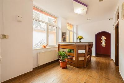 Casa pretabila: rezidential/ comercial/ servicii  Central, Fagaras - 3