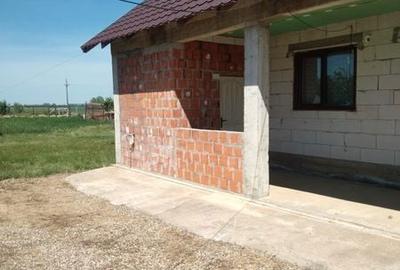 Casă cu 3 camere cu Teren 100 Mp în Secusigiu - 3