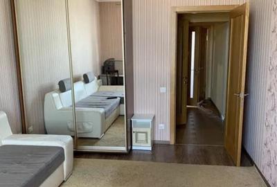 Apartament cu 3 camere decomandat în Crângași