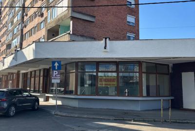 Spațiu comercial, de 285 mp, în Central - 4