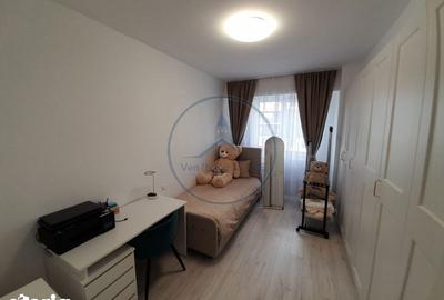 Apartament cu 3 camere, mobilat în Central - 1