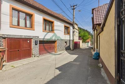 Casă individuală cu 4 camere cu Canalizare în Schei - 1